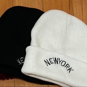 BLACK & WHITE NEW YORK BEANIES